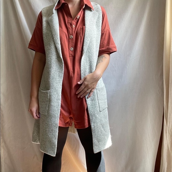 Mint Condition Long Gray Vest - Picture 3 of 5